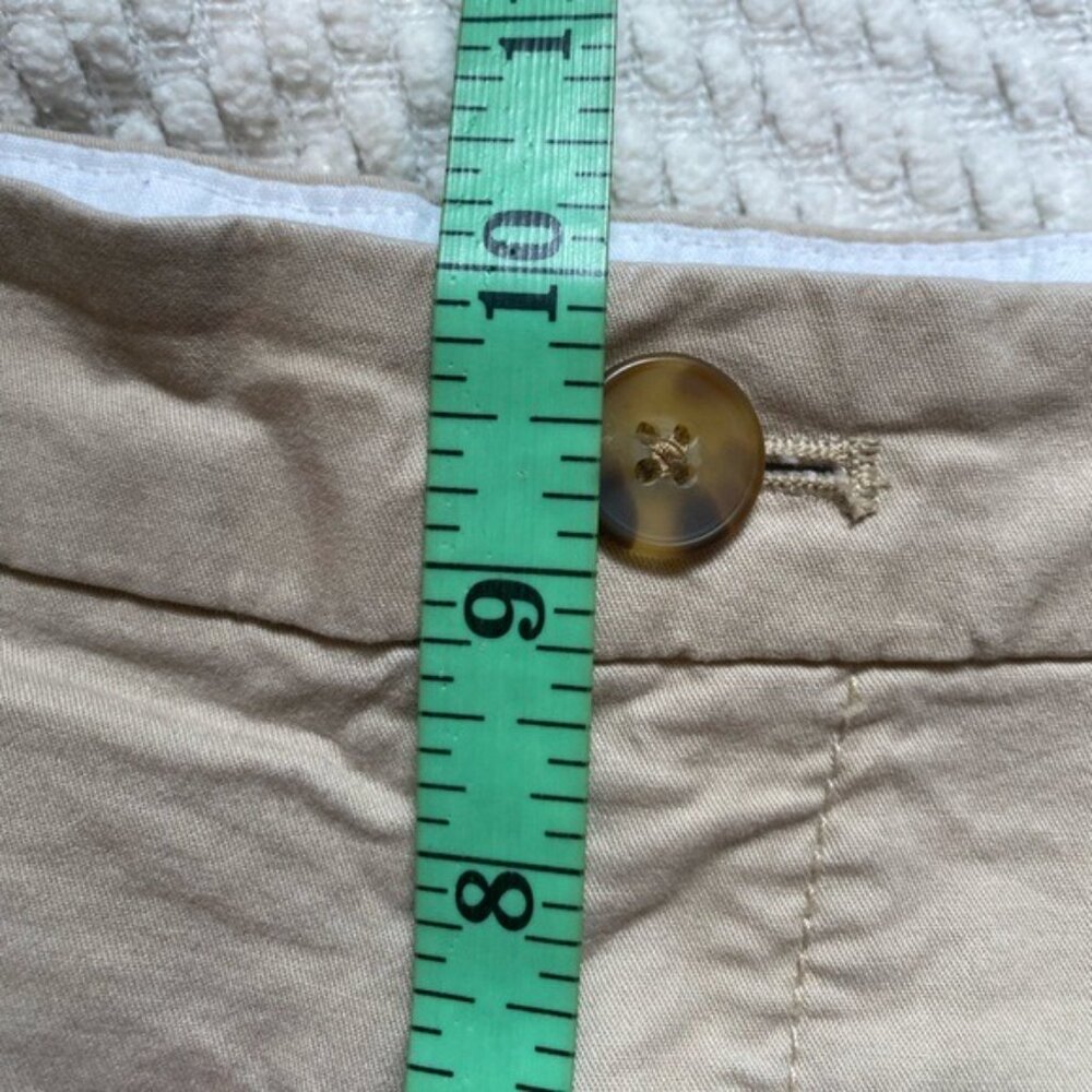 Old Navy Casual Summer Mid-Rise Women's Khaki Shorts Size 12 Beige - Picture 6 of 7